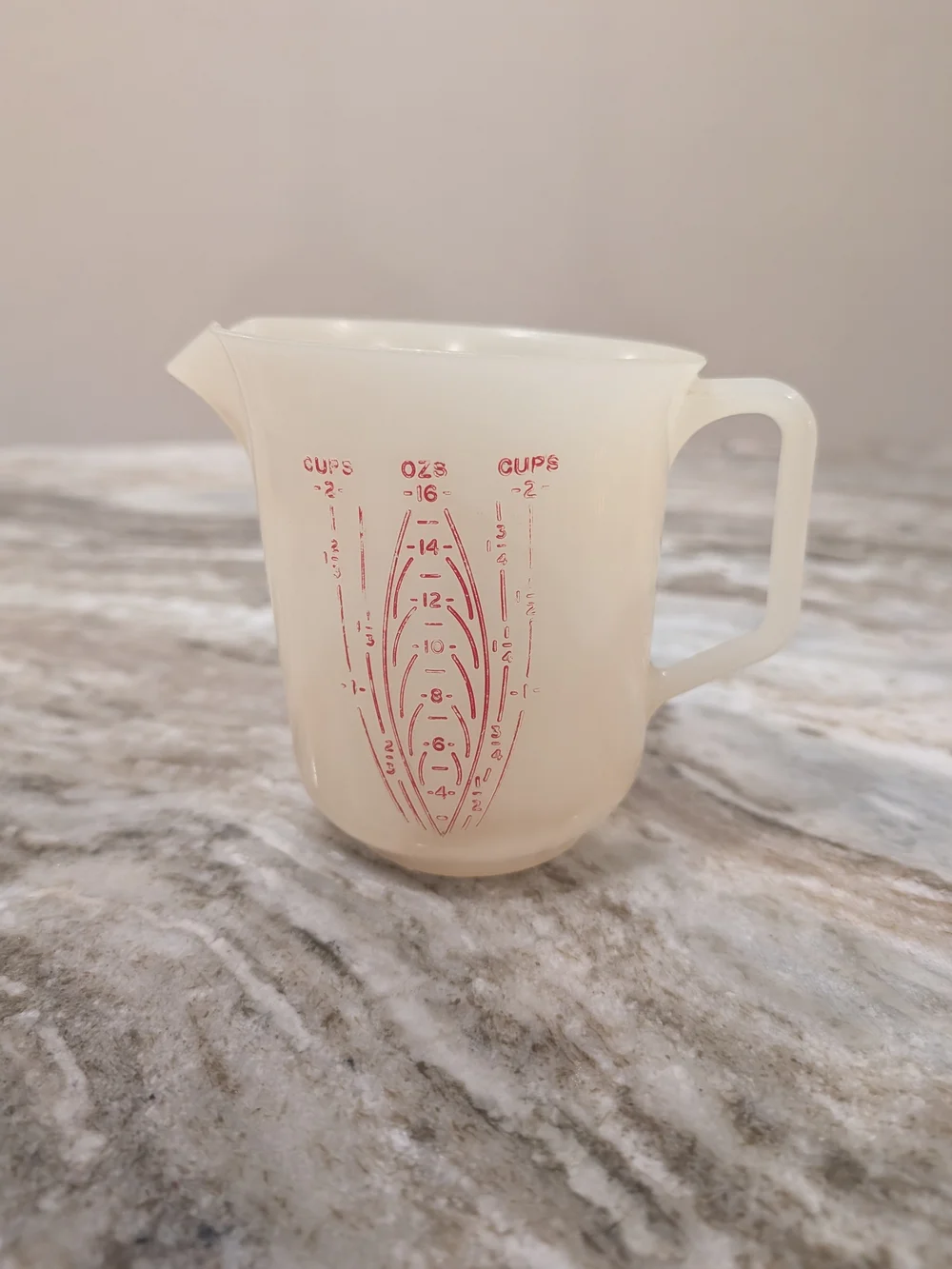 Vintage Tupperware 2 Cup Measuring Pitcher